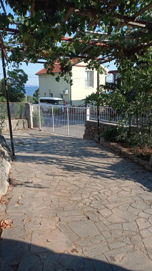 Apartments Happy Day Karlobag Εξωτερικό φωτογραφία
